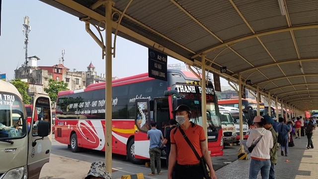 Hà Nội tạm dừng vận tải hành khách đến 14 tỉnh, thành phố