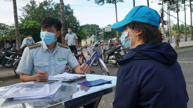 Giãn cách xã hội theo Chỉ thị 16: 4 vi phạm dễ mắc phải và mức phạt cụ thể