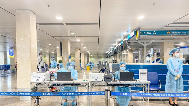 Xét nghiệm COVID-19 dịch vụ tại sân bay Tân Sơn Nhất