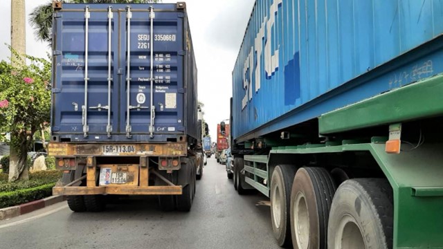 Xử lý nghiêm tình trạng xe tải né trạm thu phí gây mất ATGT trên tỉnh lộ 379