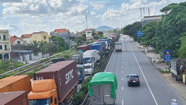 Vận chuyển hàng hóa vùng dịch phải được thông suốt, không để xảy ra tiêu cực