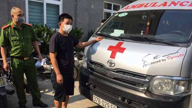 Xử lý tài xế nhận chở đôi nam nữ "thông chốt" vào Hà Nội với giá 3 triệu đồng