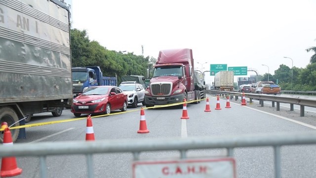 Hà Nội đề nghị doanh nghiệp điều lái xe, phương tiện tham gia chống dịch