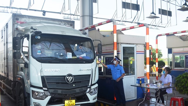 Công bố đường dây nóng gỡ khó cho “luồng xanh” vận tải