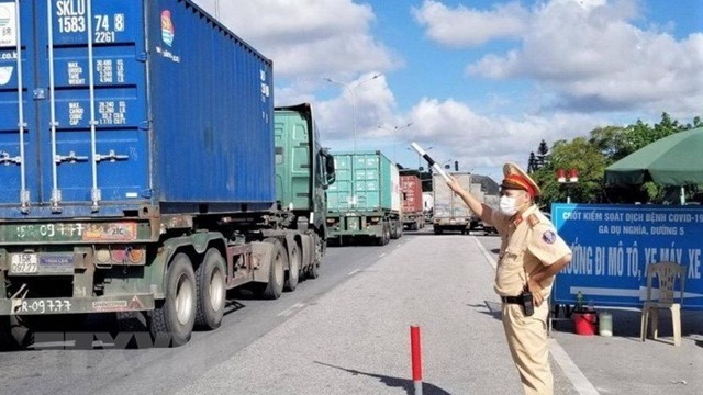 Đề nghị kiểm tra, xử lý hiện tượng “cò mồi" làm dịch vụ cấp thẻ nhận diện phương tiện mã QR Code