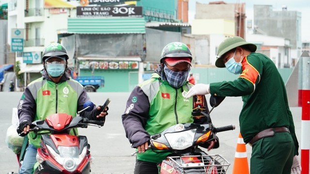 TP Hồ Chí Minh cho phép shipper hoạt động tại “vùng đỏ“