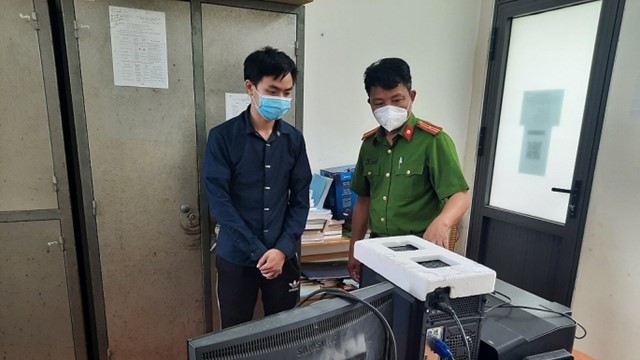 Khởi tố vụ án làm giả phiếu xét nghiệm Covid-19 cho trên 100 người