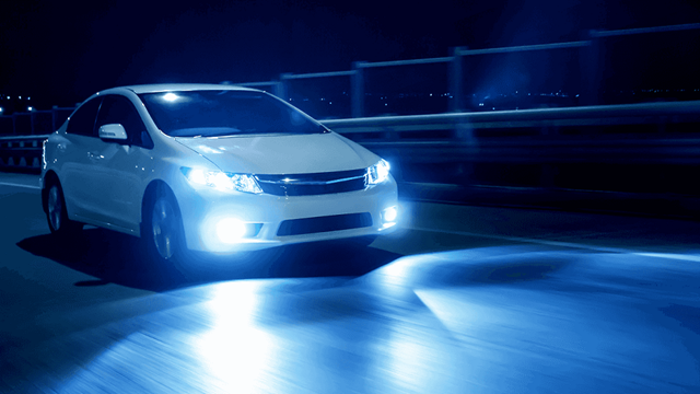 Canada áp dụng quy tắc đèn pha tự động mới dành cho  ô tô