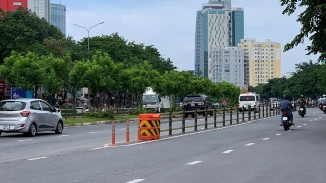 Hà Nội: Cần nhân rộng lắp đặt các ụ chống va đập giao thông