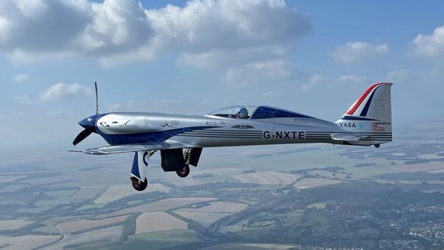 Máy bay điện của Rolls-Royce đã hoàn thành chuyến bay đầu tiên