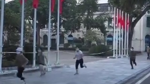 Phạt 8 triệu đồng 4 người đi tập thể dục tại hồ Hoàn Kiếm