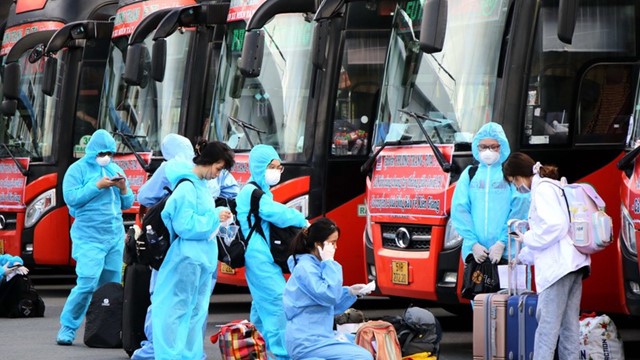 Bố trí đủ xe đưa người dân về quê, bảo đảm trật tự và an toàn 