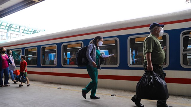 Chỉ xét nghiệm với hành khách đi tàu hỏa từ vùng đỏ