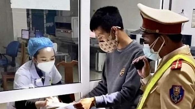 Tài xế xe tải đường dài dương tính với chất ma túy