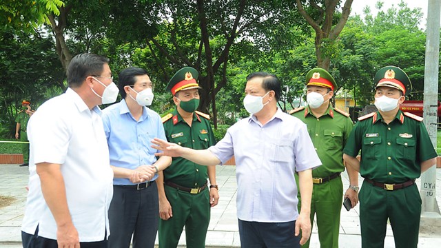 Bí thư Thành ủy Hà Nội Đinh Tiến Dũng: Thắng bại trong phòng, chống Covid-19 nằm ở y tế cơ sở