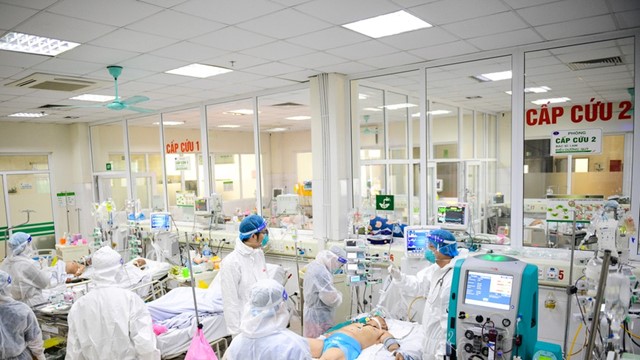 Hà Nội yêu cầu tất cả bệnh viện không được từ chối bệnh nhân Covid-19 nặng