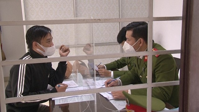 Mua phải... ma túy giả, đôi nam nữ đi trình báo Công an