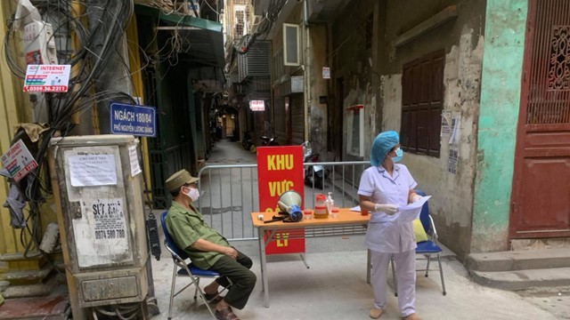 Hà Nội dành hơn 87,4 tỷ đồng thăm, tặng quà Tết các tổ chức, cá nhân tham gia công tác phòng, chống Covid-19