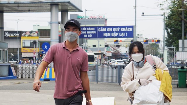 Người dân về quê ăn Tết: Bỏ quy định không phù hợp