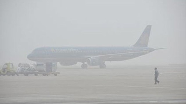 Hàng loạt chuyến bay hạ cánh do sương mù ở miền Bắc