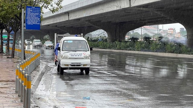 Rào chắn cứng vỉa hè ngăn xe cơ giới: Bước đầu phát huy tác dụng