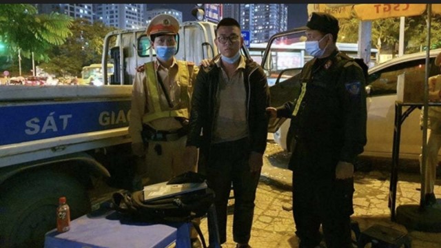 Hà Nội: Từ chiếc balo có giấy tờ mang tên người khác, phát hiện game thủ trộm cắp