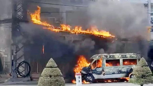 Tai nạn giao thông mới nhất hôm nay (12/6): Xe container va chạm với xe máy, hai vợ chồng thương vong