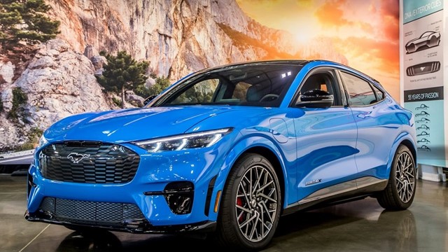 Ford thu hồi 48.924 chiếc Mustang Mach-Es do pin quá nóng