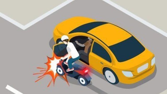 Những lưu ý khi mở cửa xe ô tô