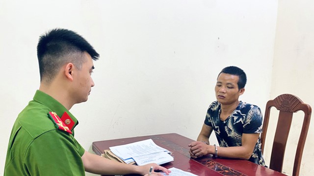 Bắt đối tượng cắt trộm dây cáp thông tin tín hiệu đường sắt