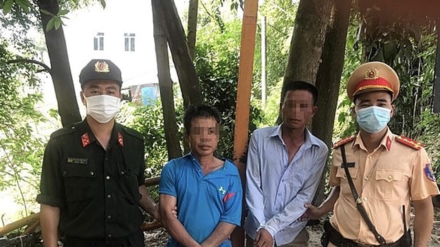 Cảnh sát 141 phát hiện ma tuý từ biểu hiện nghi vấn của 2 người đi xe máy 