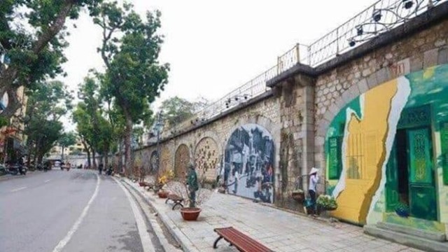 Phạt 200 nghìn đồng người đàn ông có hành vi xấu ở phố bích họa Hà Nội