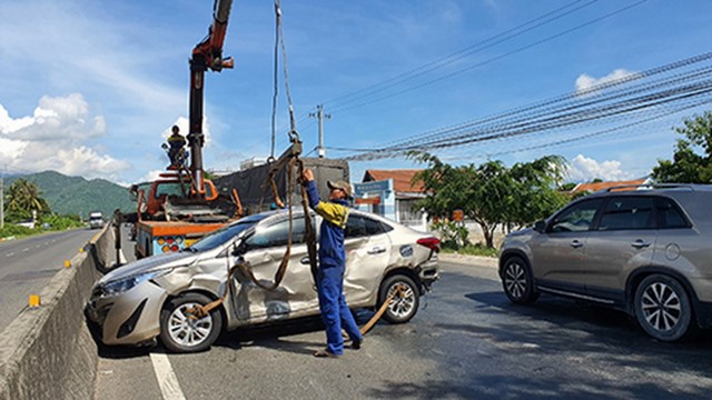 Tai nạn giao thông mới nhất hôm nay (23/7): Lộ nguyên nhân người phụ nữ đi xe máy tử vong ở chân cầu Vĩnh Tuy