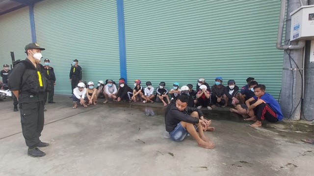 Vây bắt hàng chục thanh thiếu niên tụ tập đua xe trái phép