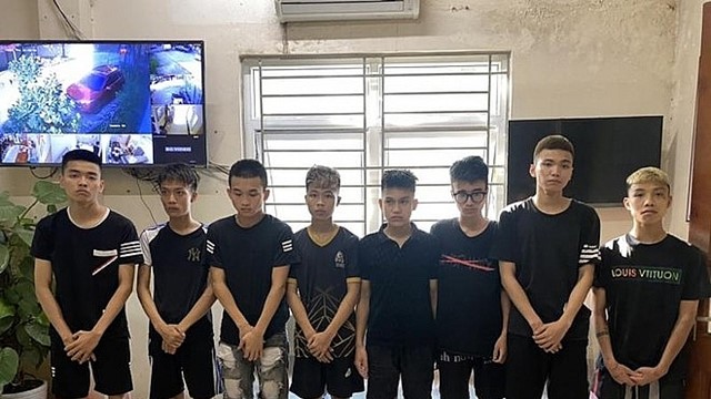 Khởi tố nhóm thanh thiếu niên mang hung khí đi hỗn chiến, gây náo loạn trên quốc lộ 5