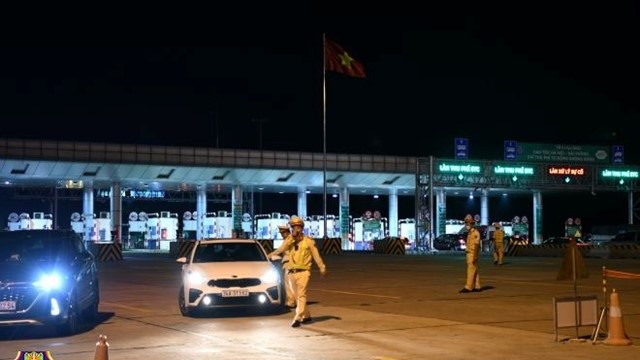 Xử lý 56 trường hợp vi phạm nồng độ cồn trên đường cao tốc