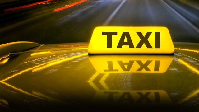  Phát hiện tài xế taxi “chặt chém” du khách qua phản ánh trên mạng xã hội
