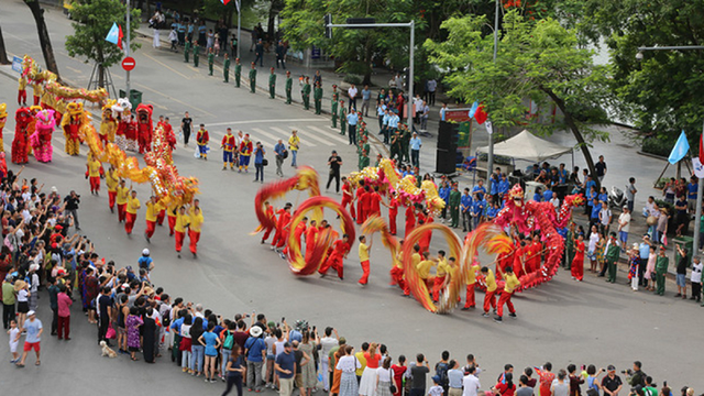 Hà Nội tiếp tục phát triển, mở rộng thêm không gian, tuyến phố đi bộ
