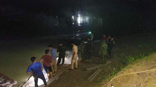 Lật thuyền trên sông Chảy, 5 người chết và mất tích 