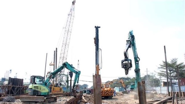 Tạm đình chỉ thi công ở nút giao thông Nguyễn Văn Linh-Nguyễn Hữu Thọ