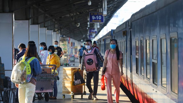 Vé tàu Tết 2023 sẽ giảm 5 - 10% cho khách mua trong 10 ngày đầu