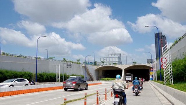 Cấm xe qua đường hầm sông Sài Gòn trong 2 ngày cuối tuần