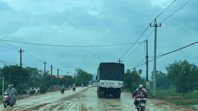 Khẩn trương khắc phục hư hỏng Quốc lộ 19 qua tỉnh Bình Định