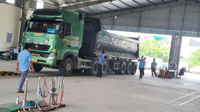 Hơn 19.000 phương tiện trượt kiểm định do cơi nới thành thùng