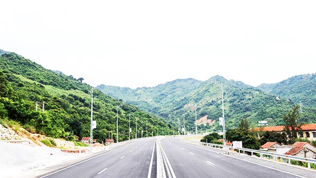 Đẩy nhanh tiến độ giải phóng mặt bằng Dự án cao tốc Bắc - Nam qua Khánh Hòa, Phú Yên