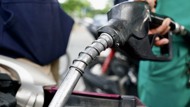 Xử lý nghiêm vi phạm trong hoạt động kinh doanh xăng dầu