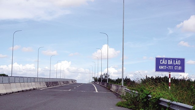 Lùi thời gian hoàn thành cao tốc Bến Lức-Long Thành