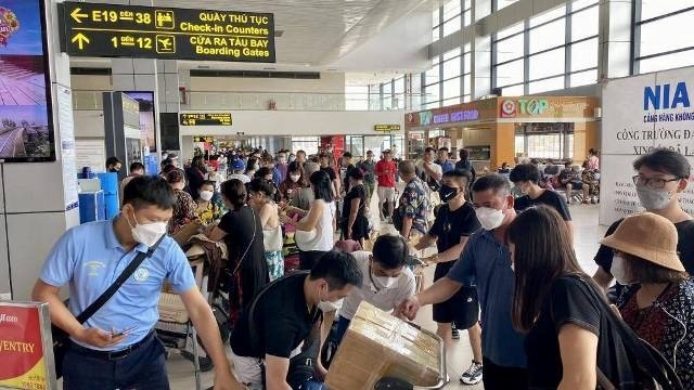 Tăng cường nhiều chuyến bay đêm phục vụ Tết Nguyên đán