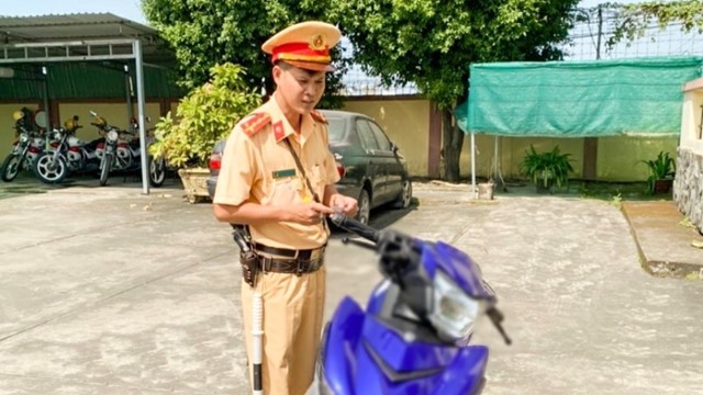 CSGT giúp dân tìm lại xe máy sau 2 tháng bị mất