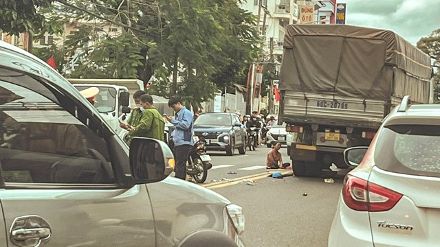 Tai nạn giao thông mới nhất hôm nay (10/1/2023): Tai nạn liên tiếp ở Bảo Lộc, 2 người tử vong